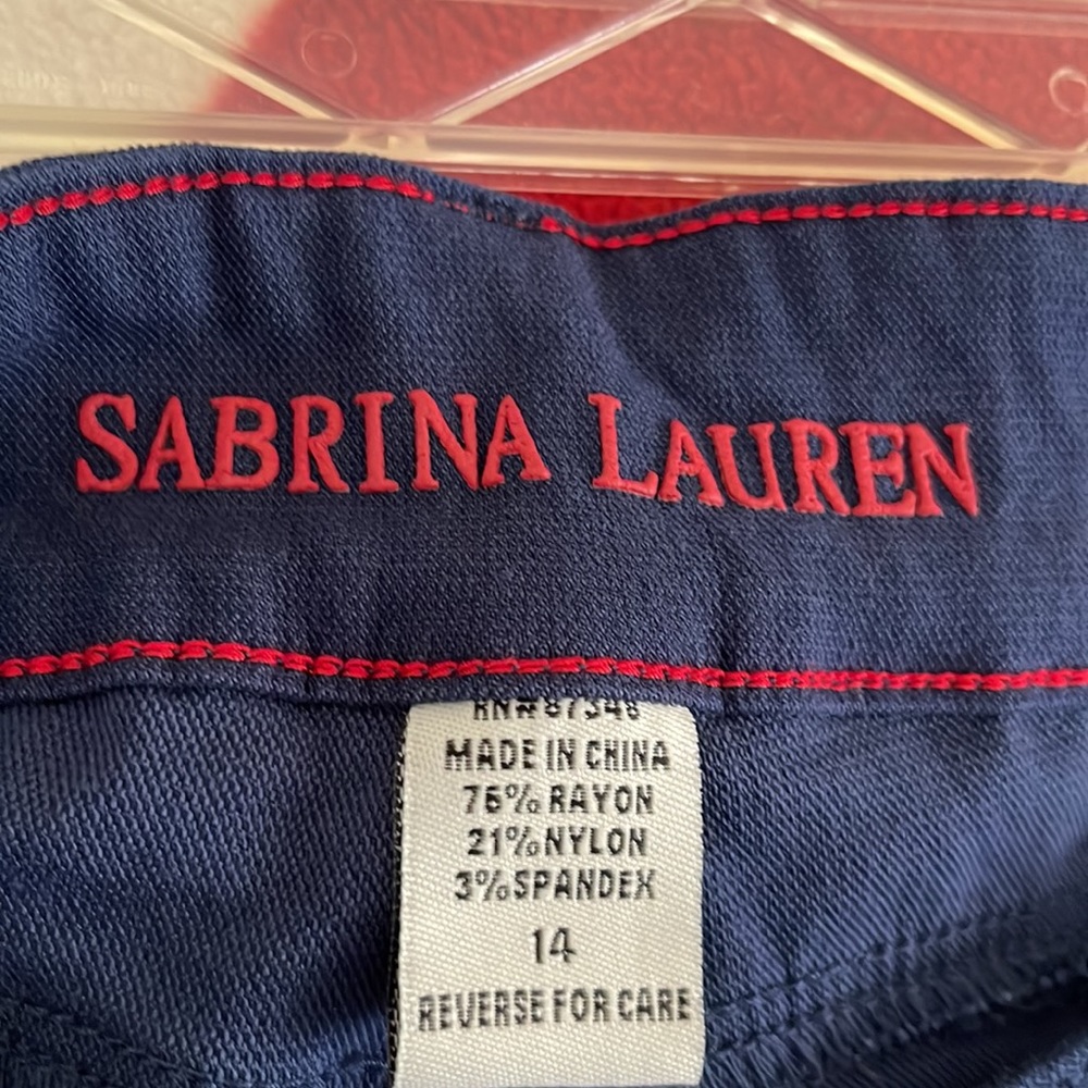 Sabrina Lauren Ladies Shorts size 14 76 % Rayon 21 % Nylon 3 % Spandex - Picture 3 of 5
